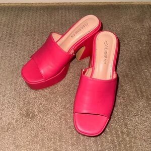 Berness Women's Bold Pink Platform Mules